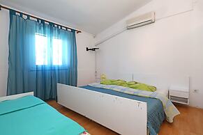 Apartments and Rooms Dragica