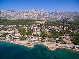 Apartments and Rooms Dragica