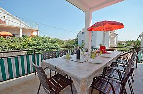 Apartment and Room Ivica