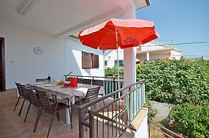 Apartment and Room Ivica