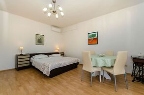 Apartments Jakov