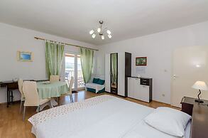 Apartments Jakov
