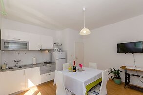 Apartments Jakov