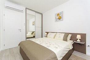 Apartments Villa V