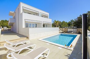 Apartments Villa V