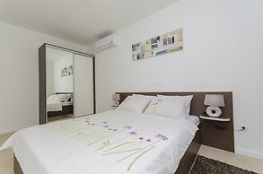 Apartments Villa V