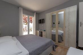 Apartment and Rooms Tatjana