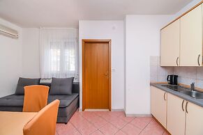 Apartments Jakov