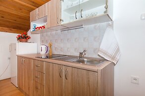 Apartments and Rooms Stjepan