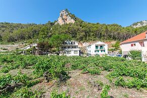 Apartments and Rooms Stjepan