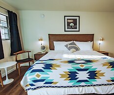 Stonewall Motor Lodge