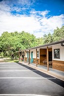 Stonewall Motor Lodge