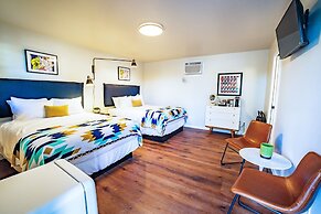 Stonewall Motor Lodge