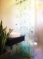 Benzen Boutique Stays Hostel and Apartment