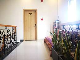 Benzen Boutique Stays Hostel and Apartment