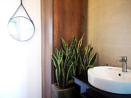 Benzen Boutique Stays Hostel and Apartment