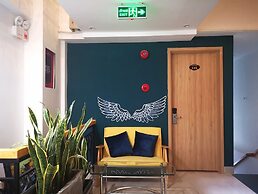 Benzen Boutique Stays Hostel and Apartment