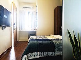 Benzen Boutique Stays Hostel and Apartment