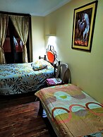 Hostal Latitud Ecuem