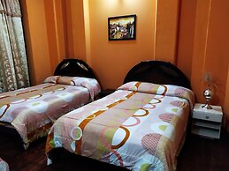 Hostal Latitud Ecuem