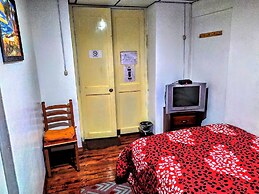 Hostal Latitud Ecuem