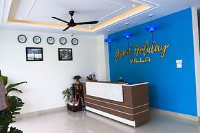 Grand Holiday Villa