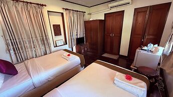 Ayutthaya Garden River Home