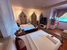 Ayutthaya Garden River Home