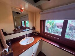 Ayutthaya Garden River Home