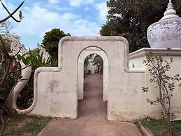 Ayutthaya Garden River Home