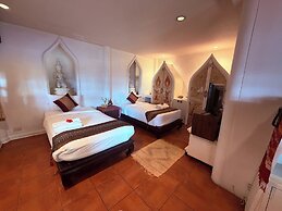 Ayutthaya Garden River Home