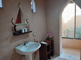 Ayutthaya Garden River Home