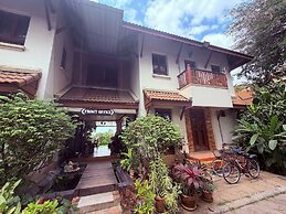 Ayutthaya Garden River Home