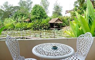 Ayutthaya Garden River Home