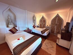 Ayutthaya Garden River Home