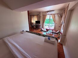 Ayutthaya Garden River Home