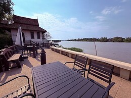 Ayutthaya Garden River Home