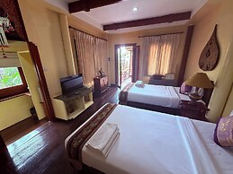 Ayutthaya Garden River Home