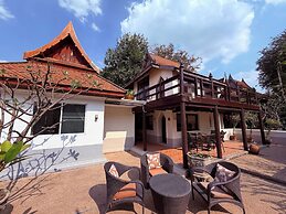Ayutthaya Garden River Home