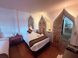 Ayutthaya Garden River Home