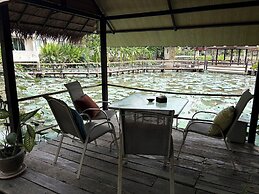 Ayutthaya Garden River Home