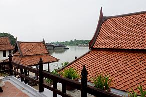 Ayutthaya Garden River Home