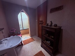 Ayutthaya Garden River Home