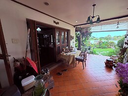 Ayutthaya Garden River Home