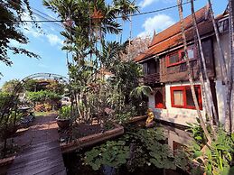 Ayutthaya Garden River Home