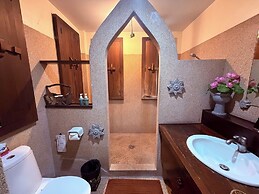 Ayutthaya Garden River Home