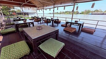 Ayutthaya Garden River Home