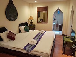 Ayutthaya Garden River Home