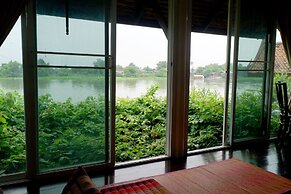 Ayutthaya Garden River Home