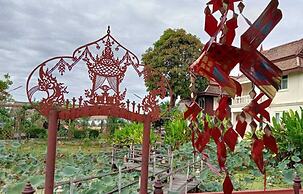 Ayutthaya Garden River Home